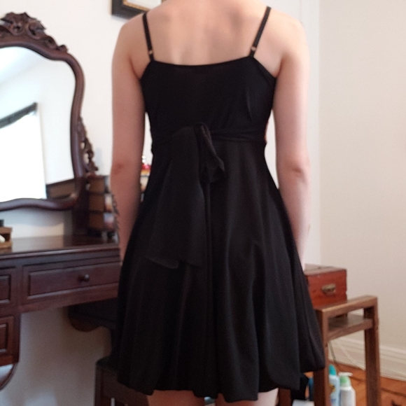 Cute black and red mini dress - Picture 2 of 3